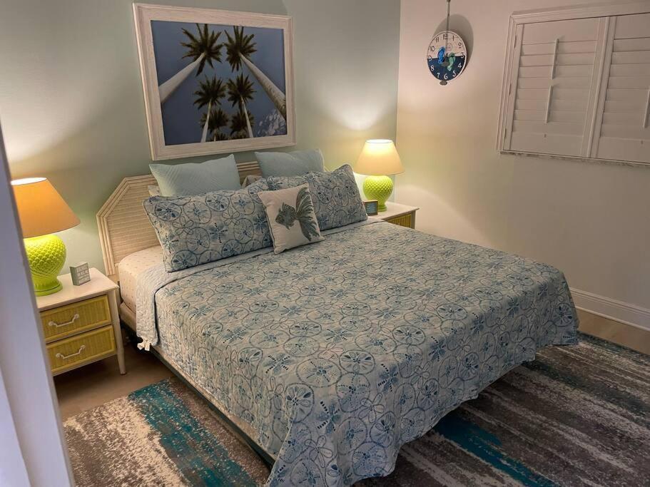 Beachfront Condo On Quiet Treasure Island- 1 Bed St. Pete Beach Exterior photo