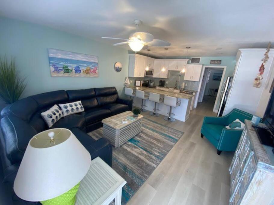Beachfront Condo On Quiet Treasure Island- 1 Bed St. Pete Beach Exterior photo