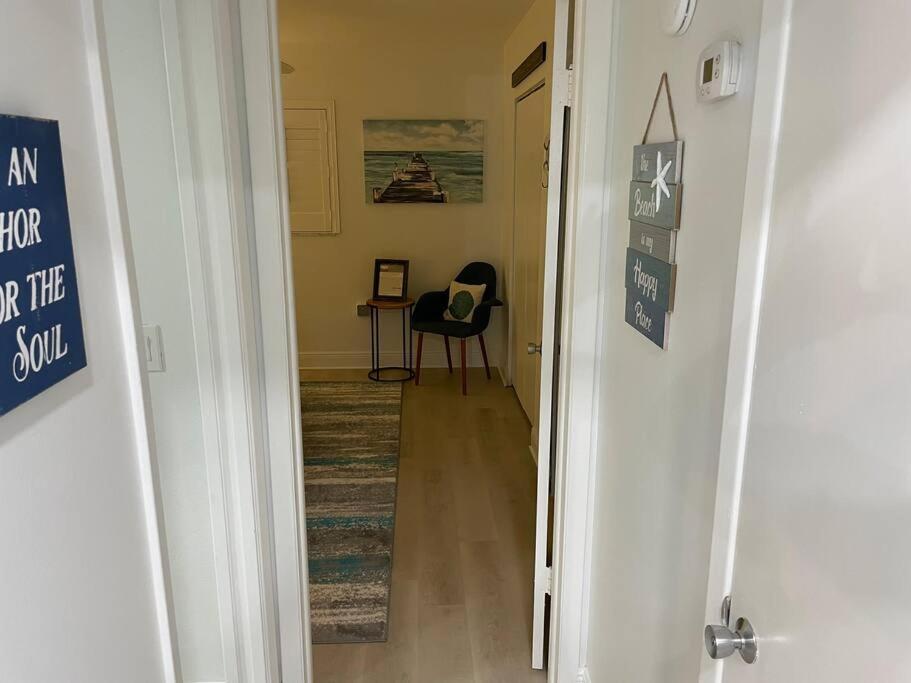 Beachfront Condo On Quiet Treasure Island- 1 Bed St. Pete Beach Exterior photo